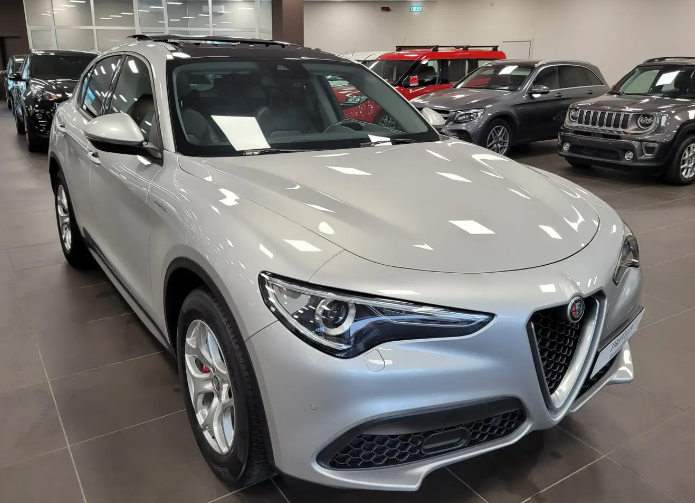 Left hand drive ALFA ROMEO STELVIO 2.2 t Super Q4 190cv auto my19